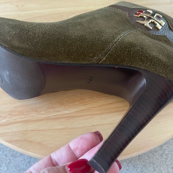 NWOT. Tory Burch ankle boots size 8,5 - Picture 8 of 15